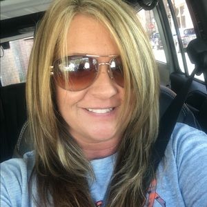 Meet your Posher, Dana